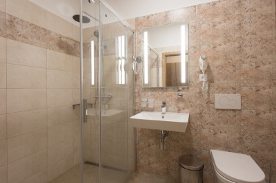 Six-bed room
 Standard Plus